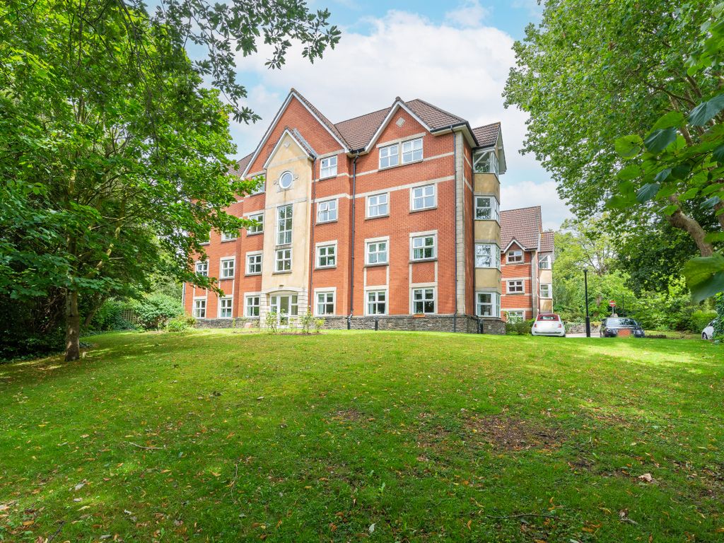 2 bed flat for sale in The Oaks, Brynland Avenue, Bristol BS7, £165,000