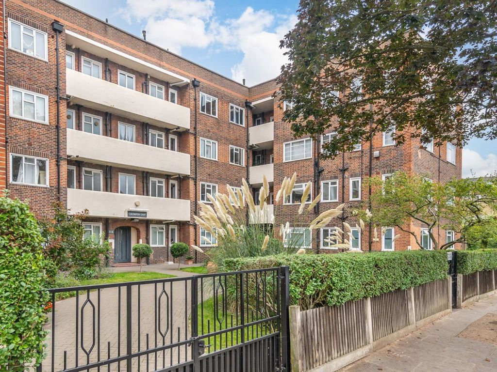 1 bed flat for sale in Brewster Gardens, North Kensington, London W10, £325,000