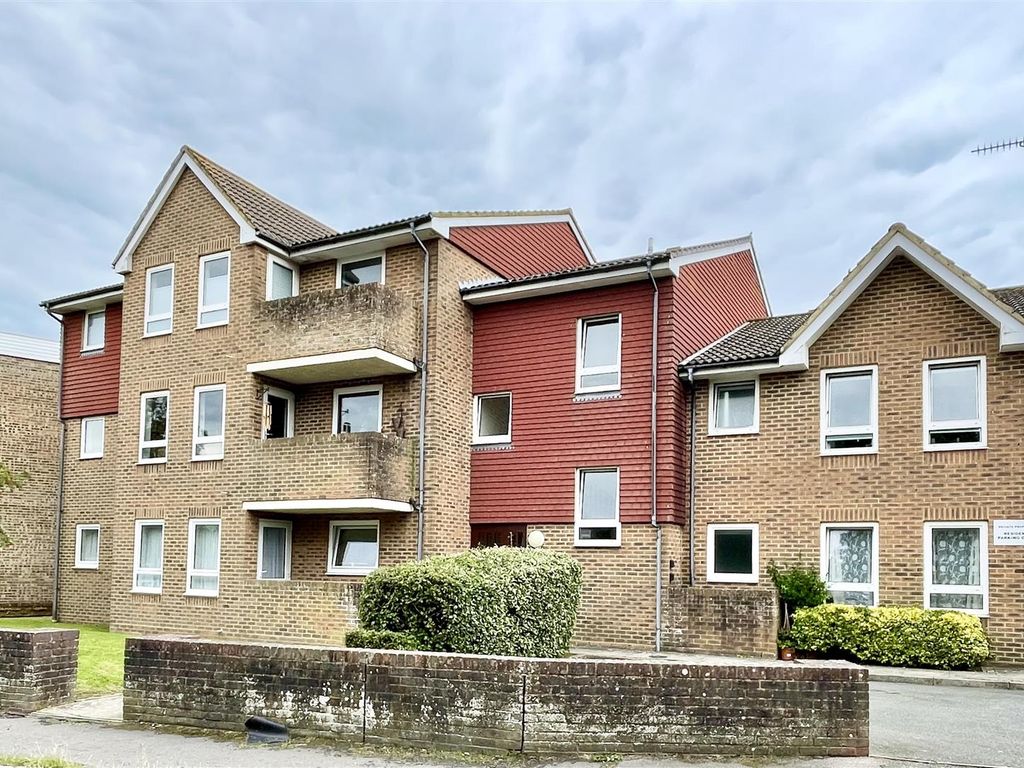 2 bed flat for sale in Collington Lane East, Bexhill-On-Sea TN39, £200,000