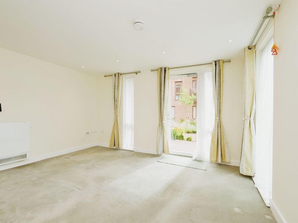2 bed flat for sale in Haxby Road, New Earswick, York YO32, £100,000