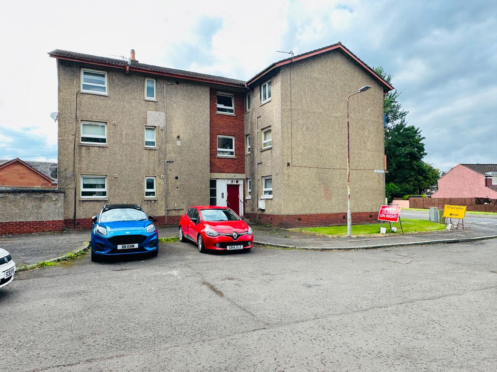 1 bed flat for sale in Towie Place, Uddingston, Glasgow G71, £80,000