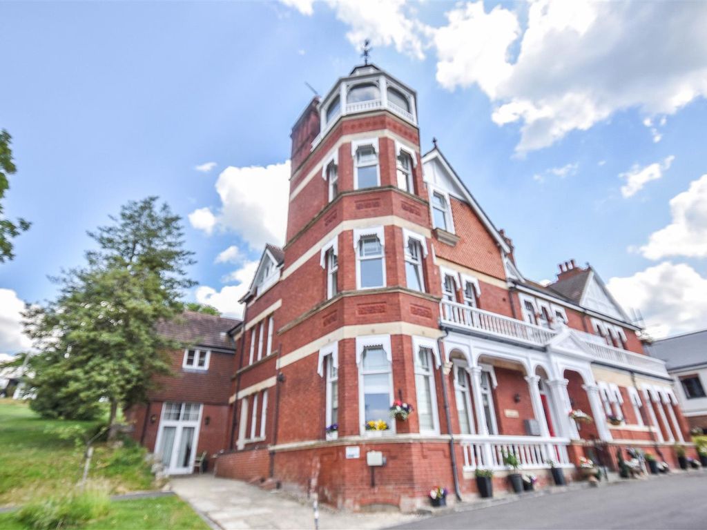 2 bed flat for sale in Long Street, Dursley GL11, £230,000