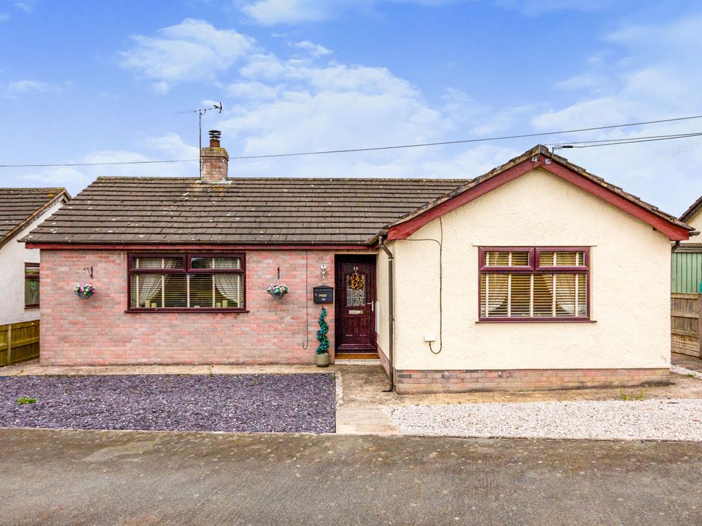 3 bed detached bungalow for sale in Maes Y Bryn, Holywell CH8, £250,000