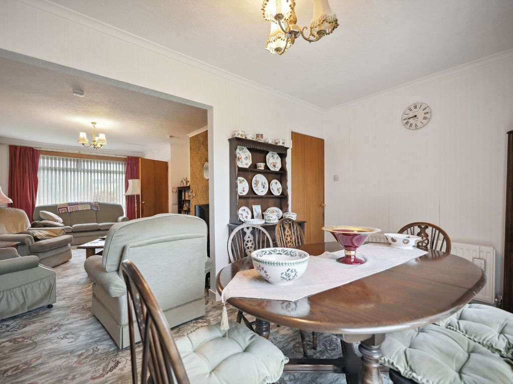 3 bed semi-detached house for sale in Cedar Avenue, Torbrex, Strilingshire FK8, £249,950