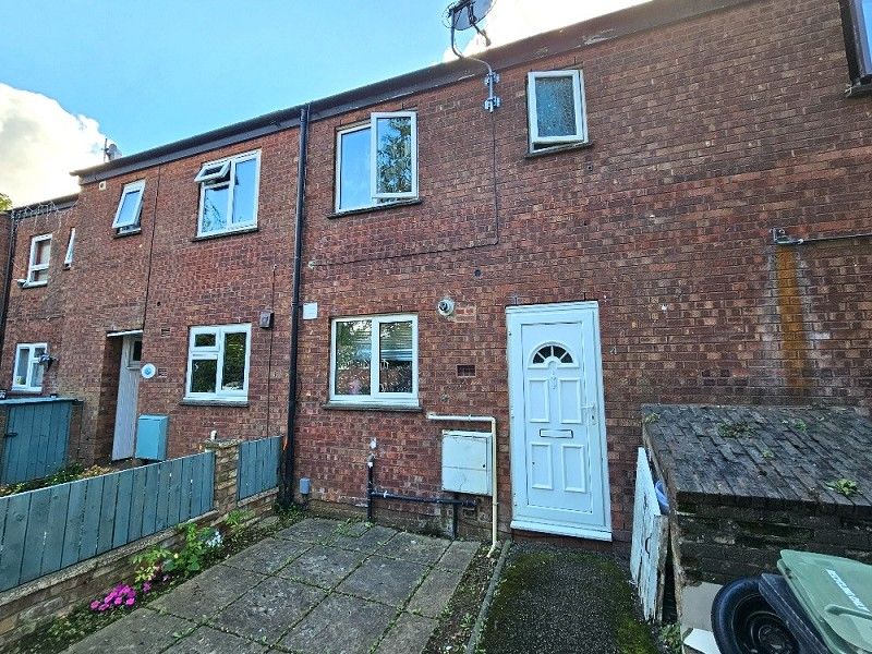3 bed terraced house for sale in Kestrel Lane, Wellingborough, Northamptonshire. NN8, £189,995