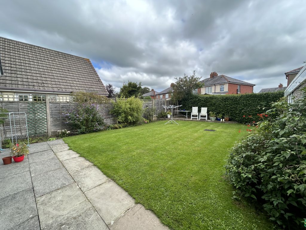 3 bed detached house for sale in Northgate, Goosnargh PR3, £304,950