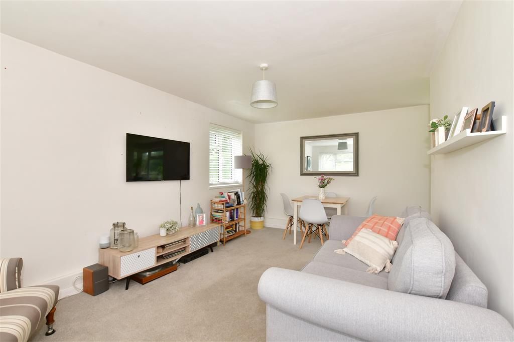 1 bed flat for sale in Chenies Close, Tunbridge Wells, Kent TN2, £180,000