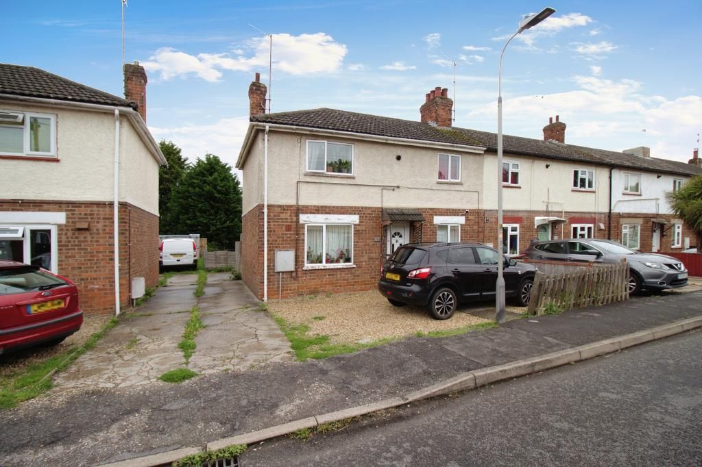 3 bed end terrace house for sale in Ayscough Avenue, Spalding PE11, £160,000