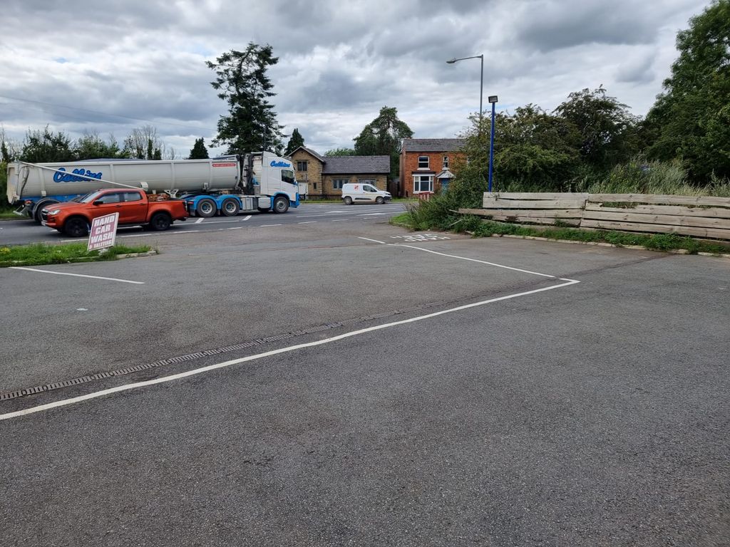 Parking/garage for sale in Oxford Road, Rugby CV23, £50,000