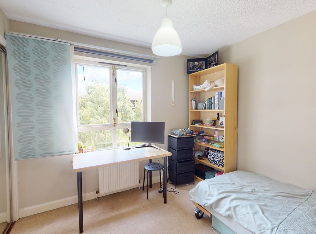 3 bed flat for sale in Craigend Park, Edinburgh EH16, £249,999