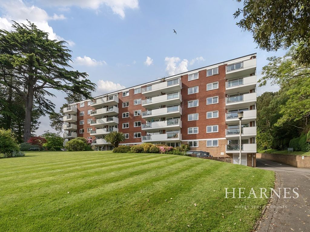 2 bed flat for sale in Branksome Wood Road, Bournemouth BH2, £270,000