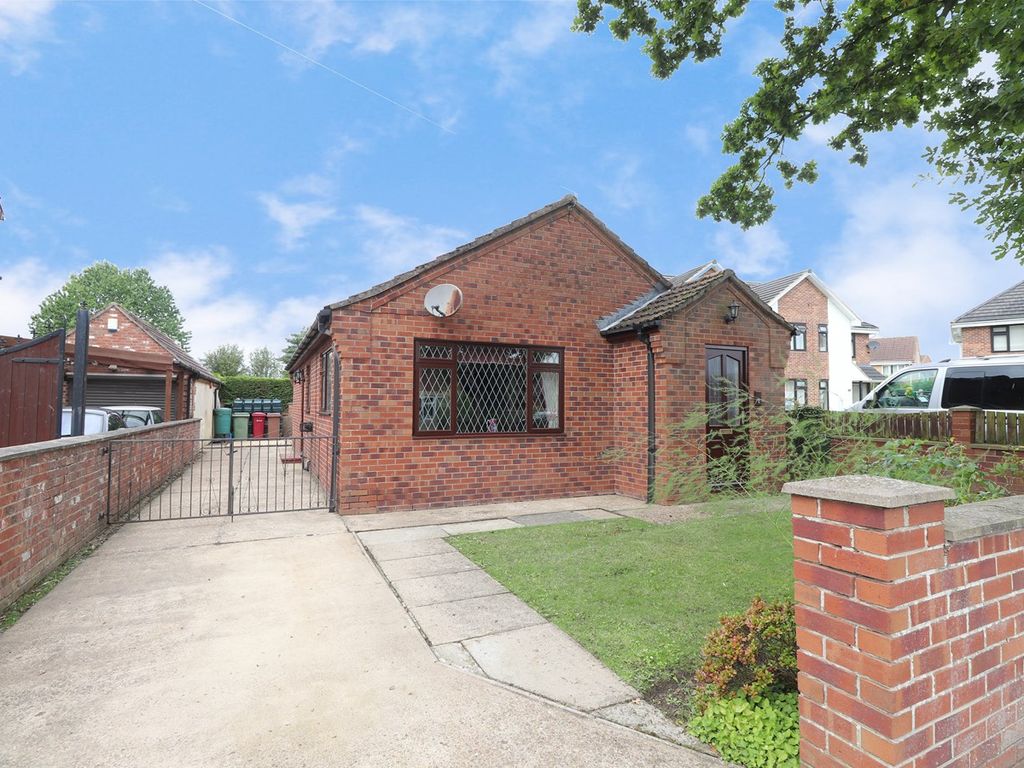 2 bed detached bungalow for sale in Stool Close Road, Belton, Doncaster DN9, £170,000