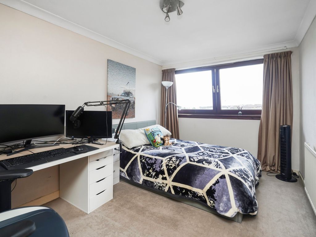 3 bed maisonette for sale in 39/8 Hyvot View, Gilmerton, Edinburgh EH17, £165,000
