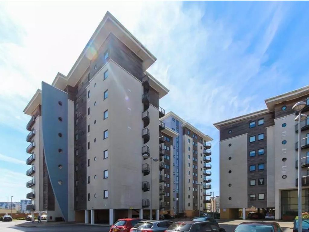 3 bed flat for sale in Victoria Wharf, Watkiss Way, Cardiff CF11, £280,000