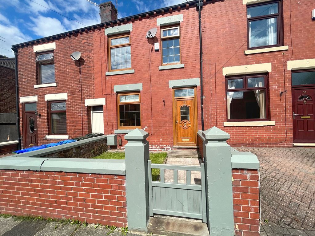 3 bed terraced house for sale in Jubilee Road, Middleton, Manchester M24, £175,000