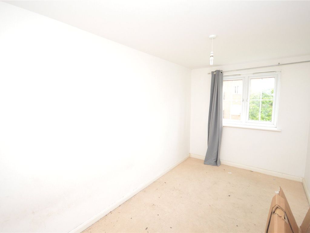 2 bed flat for sale in Fenton Place, Middleton, Leeds, West Yorkshire LS10, £105,000