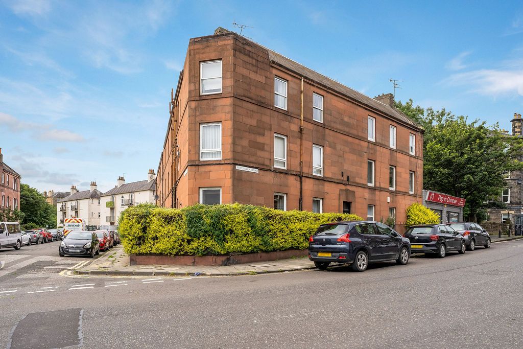 2 bed flat for sale in Newhaven Road, Newhaven, Edinburgh EH6, £220,000
