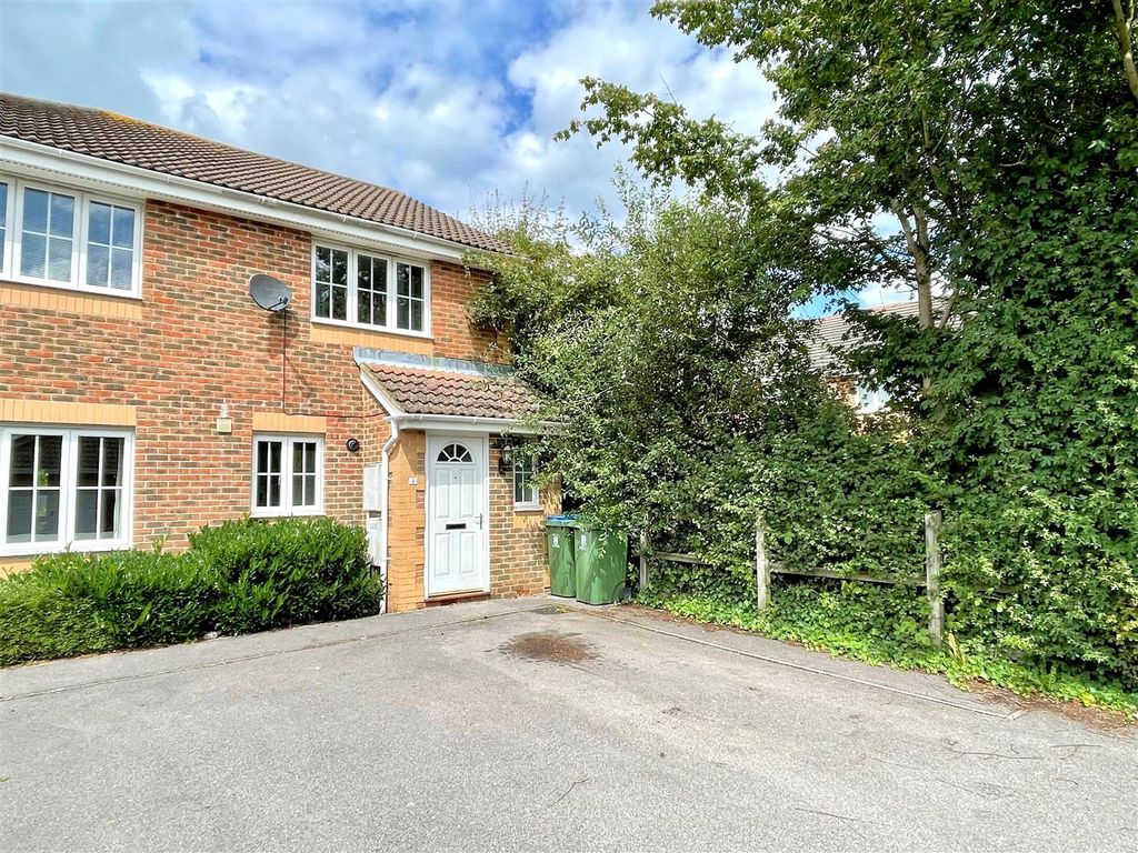2 bed semi-detached house for sale in Little Fox Drive, Park Gate, Southampton SO31, £280,000
