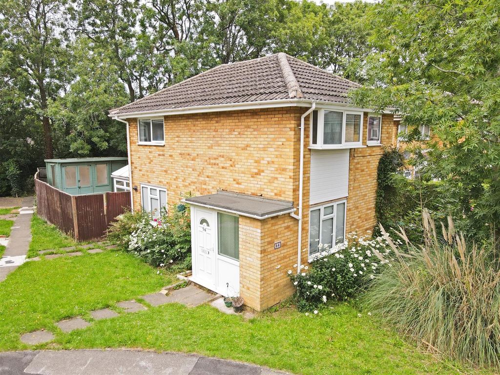 3 bed end terrace house for sale in Hornbeam, Newport Pagnell MK16, £279,995