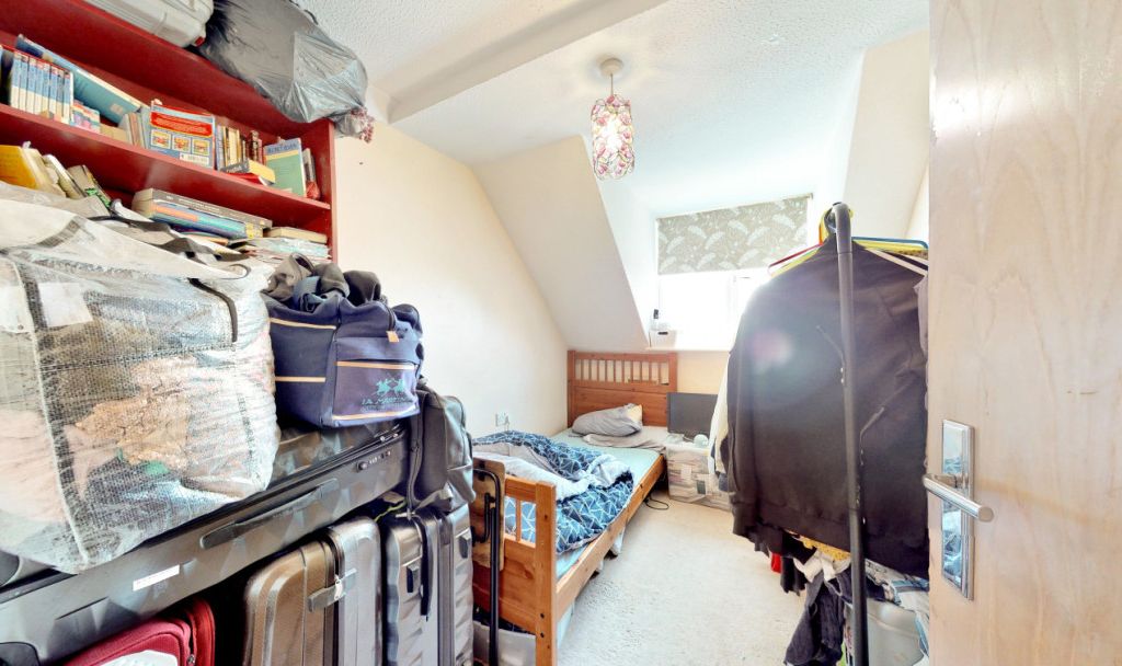 3 bed flat for sale in Chandler Court, 340 Bensham Lane, Thornton Heath CR7, £118,000