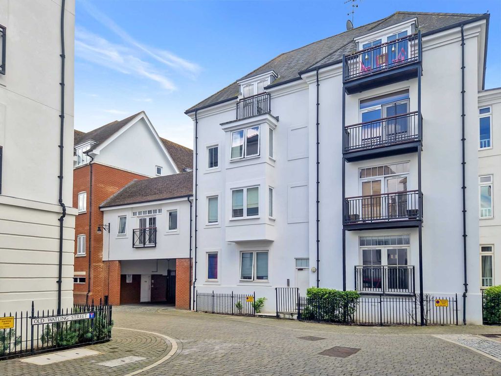 2 bed flat for sale in Old Watling Street, Canterbury CT1, £235,000