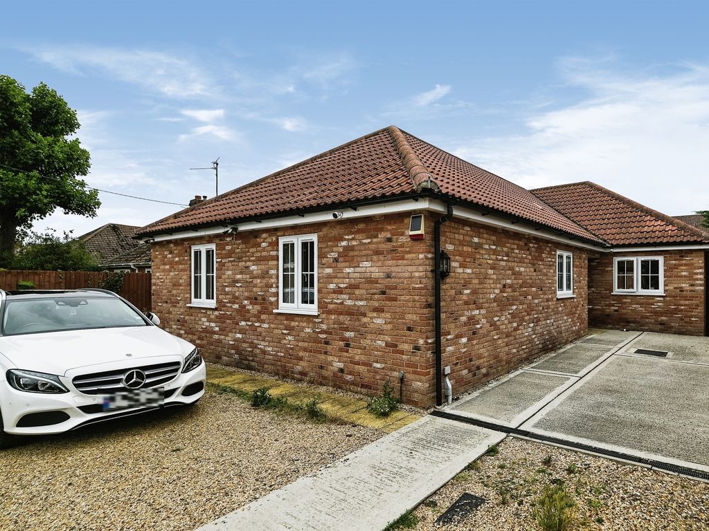 4 bed detached bungalow for sale in Hall Lane, West Winch, King's Lynn PE33, £315,000