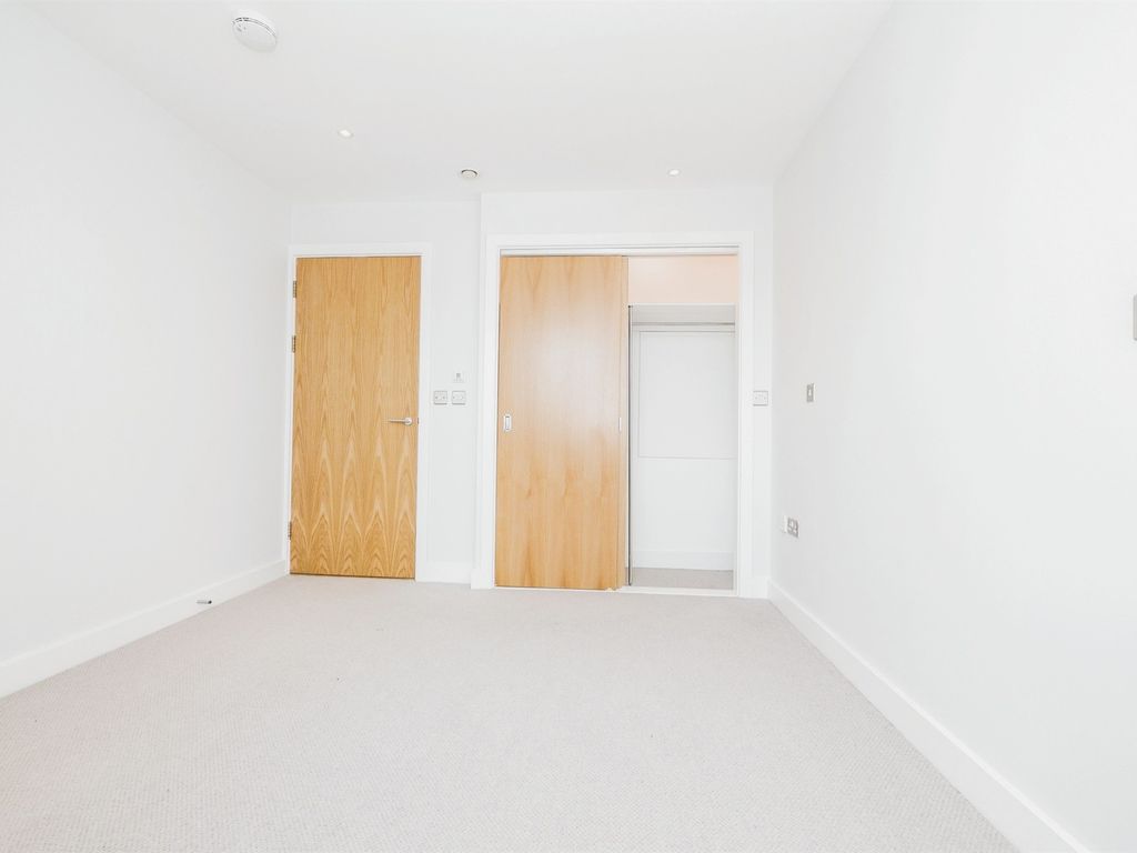 1 bed flat for sale in Bute Terrace, Cardiff CF10, £165,000