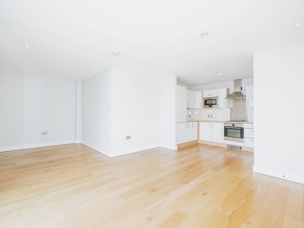 1 bed flat for sale in Bute Terrace, Cardiff CF10, £165,000