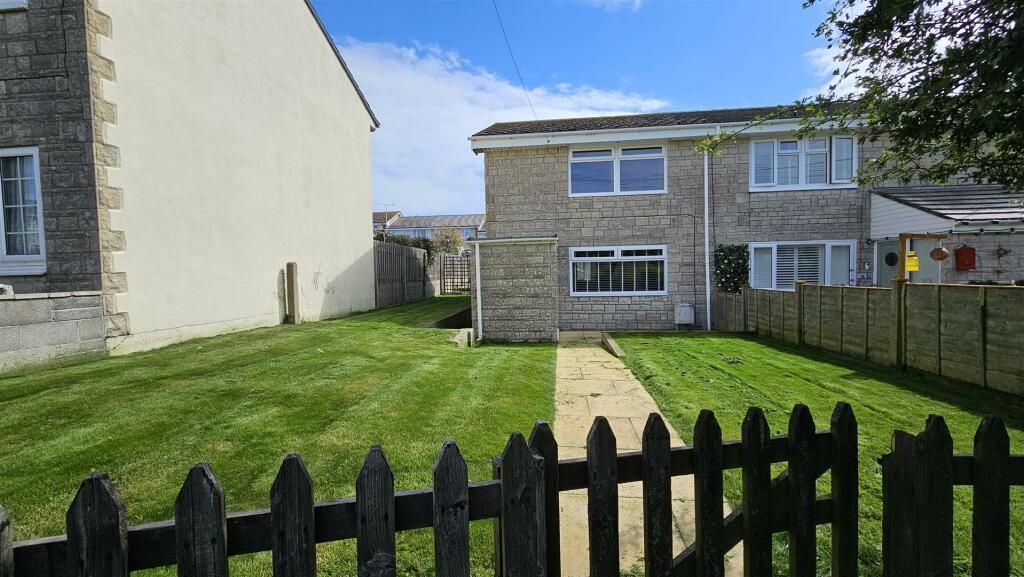 3 bed end terrace house for sale in Furlands, Portland DT5, £240,000