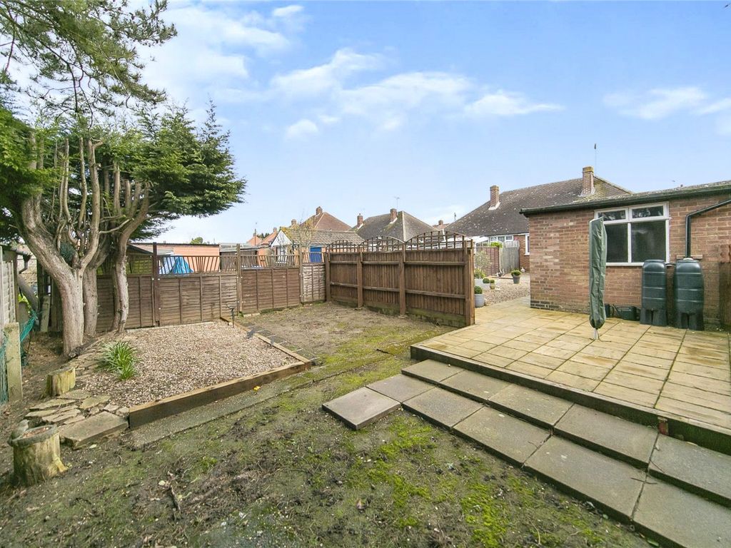 2 bed bungalow for sale in Chesterfield Drive, Ipswich, Suffolk IP1, £270,000