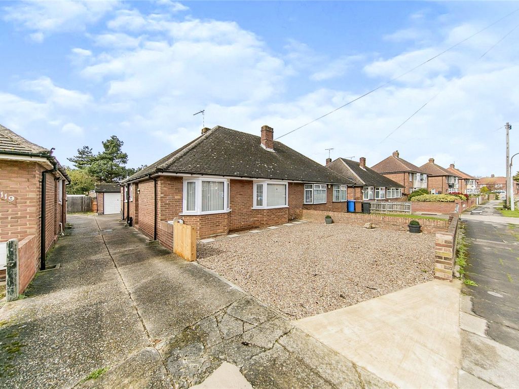 2 bed bungalow for sale in Chesterfield Drive, Ipswich, Suffolk IP1, £270,000