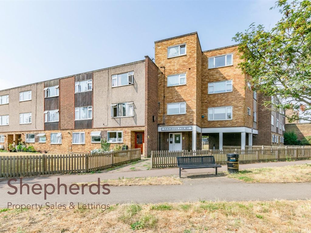 1 bed flat for sale in Turners Hill, Cheshunt, Waltham Cross EN8, £199,995