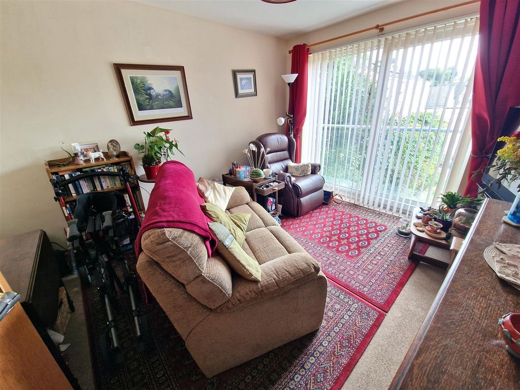 2 bed flat for sale in Dowr Close, Western Road, Launceston PL15, £125,000