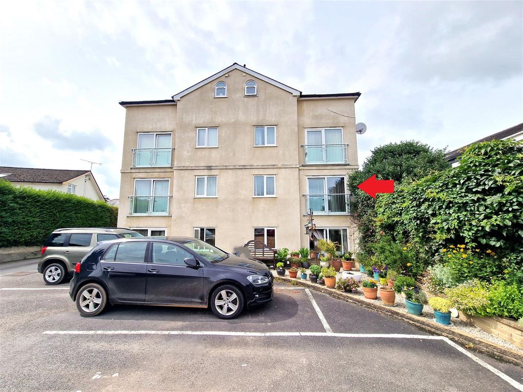 2 bed flat for sale in Dowr Close, Western Road, Launceston PL15, £125,000