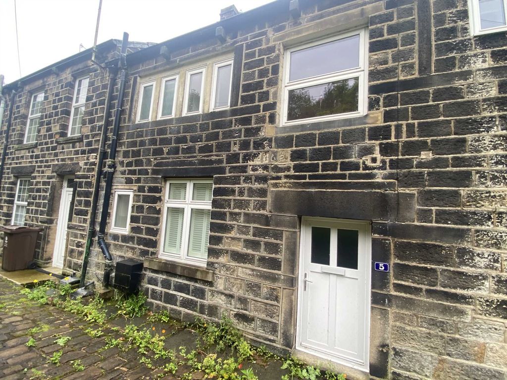 1 bed terraced house for sale in Spring Bank, Uppermill OL3, £100,000