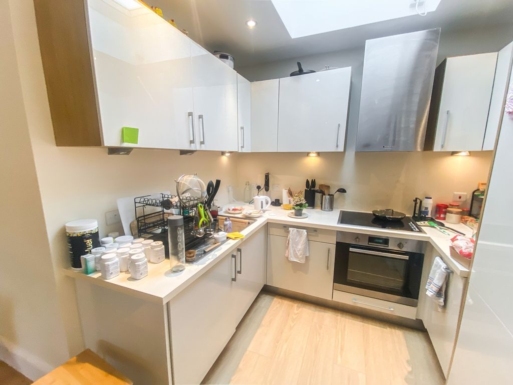 1 bed flat for sale in Park Hill, London W5, £295,000