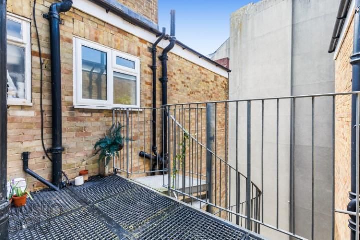 1 bed flat for sale in Chichester Close, Chichester Place, Brighton BN2, £270,000
