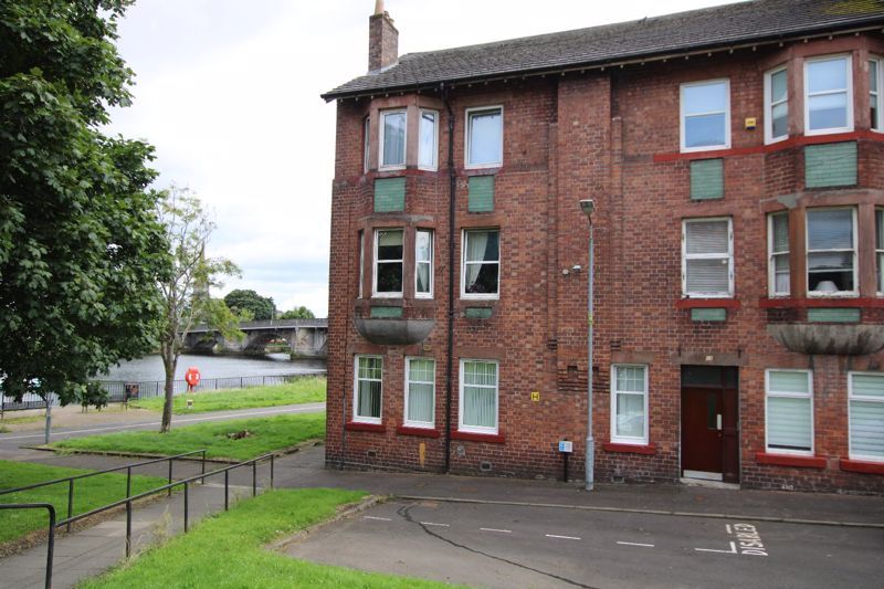 2 bed flat for sale in Bowie Street, Dumbarton G82, £75,000