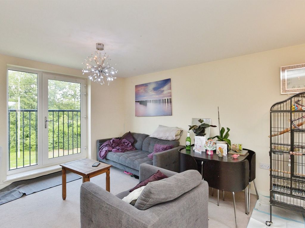 2 bed flat for sale in Stratford Road, Wolverton, Milton Keynes MK12, £200,000