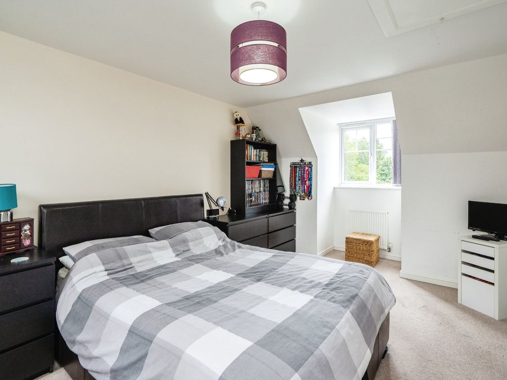 4 bed semi-detached house for sale in Kerridge Drive, Warrington WA1, £260,000