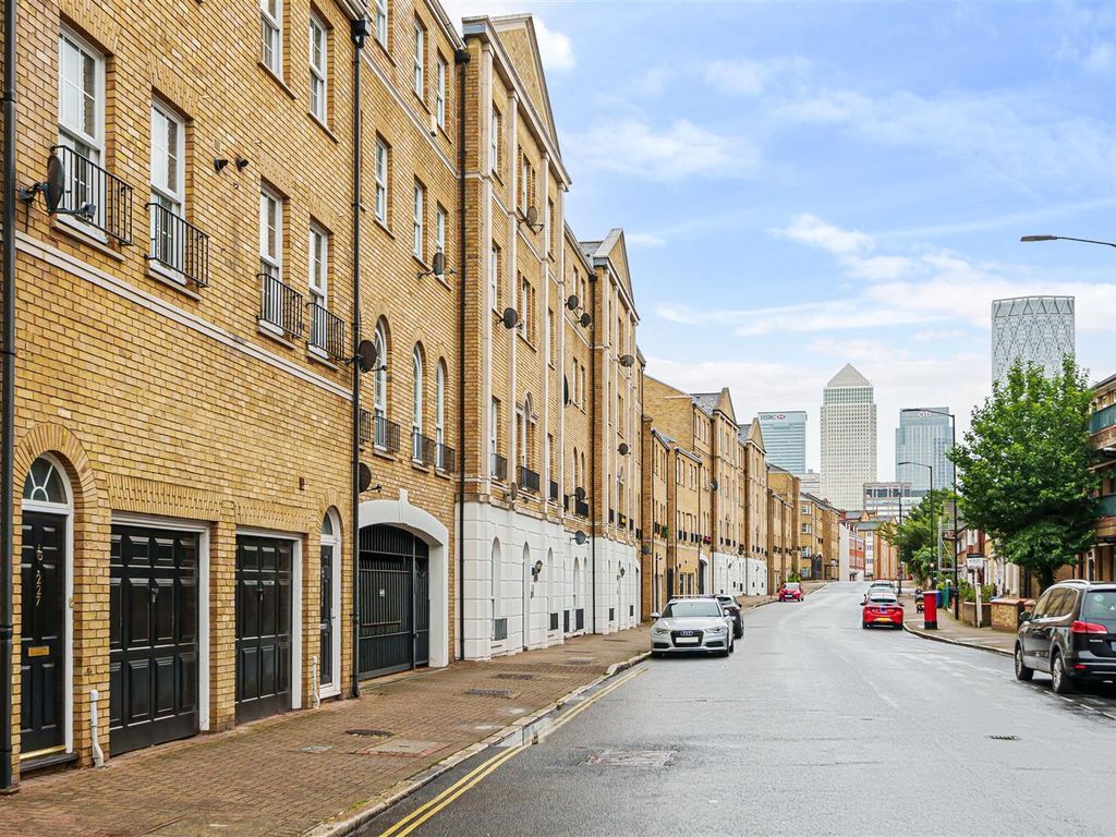 1 bed flat for sale in Elizabeth Square, Rotherhithe SE16, £290,000