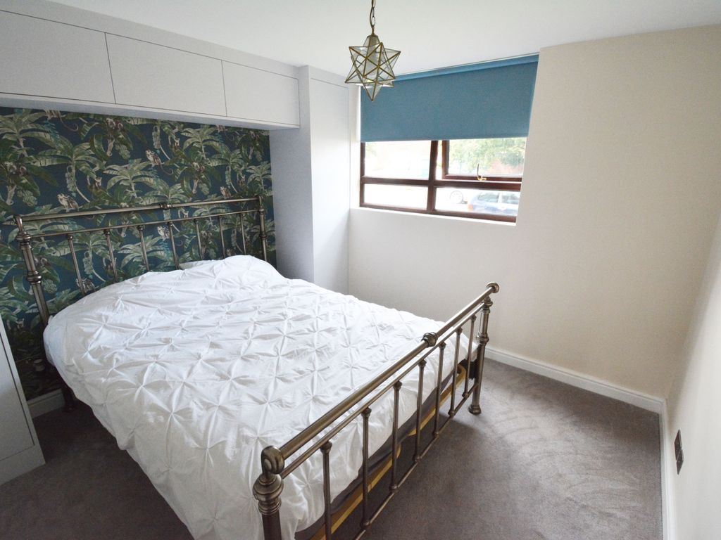 1 bed maisonette for sale in Whitton Dene, Whitton, Hounslow TW3, £275,000