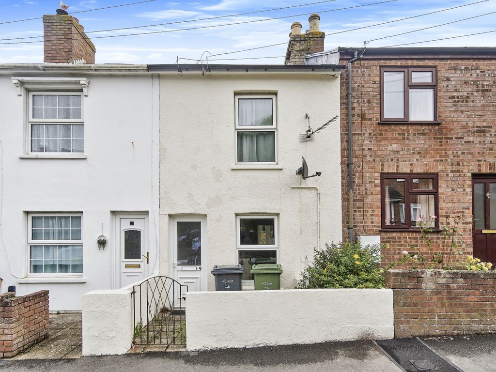 2 bed terraced house for sale in Royal Exchange, Newport, Isle Of Wight PO30, £140,000