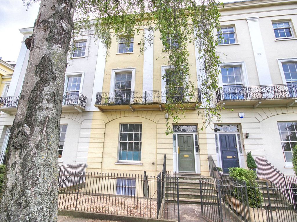1 bed flat for sale in Clarence Square, Pittville, Cheltenham, Gloucestershire GL50, £150,000