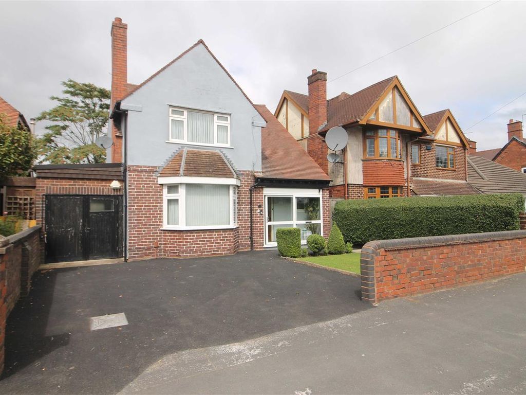 3 bed detached house for sale in Lichfield Road, Shelfield, Walsall WS4, £310,000