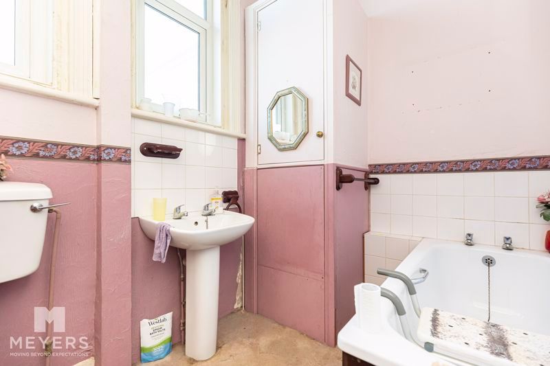 2 bed flat for sale in Southcote Road, Bournemouth BH1, £160,000