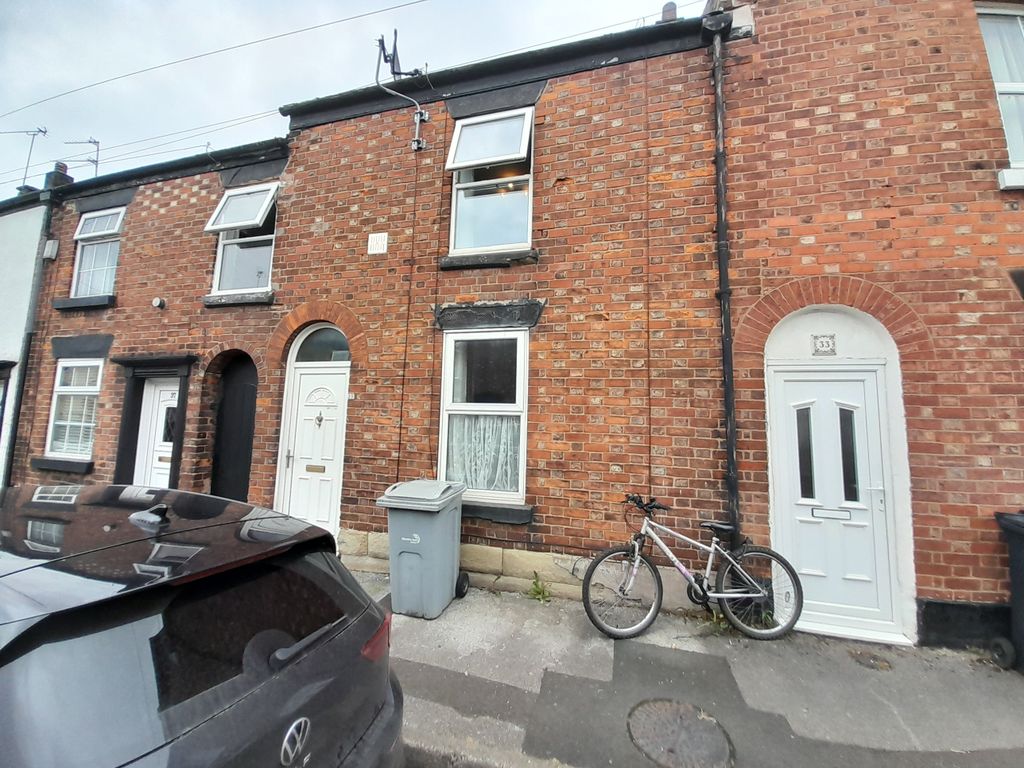 3 bed terraced house for sale in Garden Street, Macclesfield SK10, £120,000