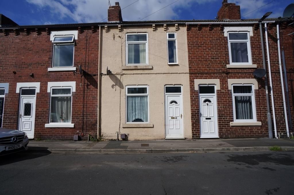 3 bed terraced house for sale in Rhyl Street, Featherstone, Pontefract WF7, £105,000
