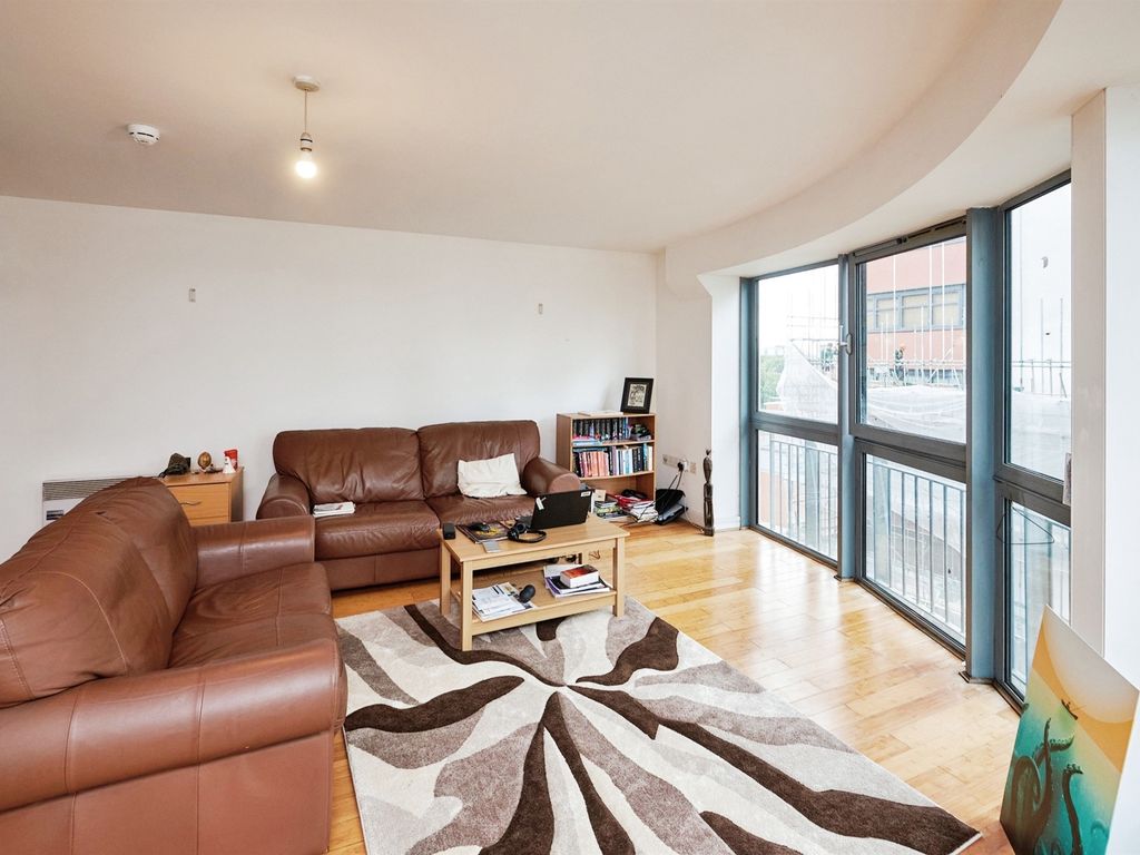 1 bed flat for sale in Newhall Street, Birmingham B3, £160,000