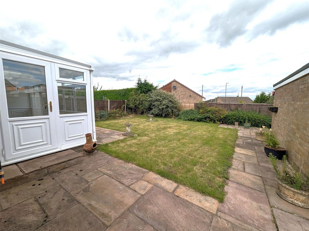 3 bed semi-detached bungalow for sale in Newton Close, Huntley, Gloucester GL19, £275,000